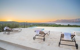 Olive Park House Brac